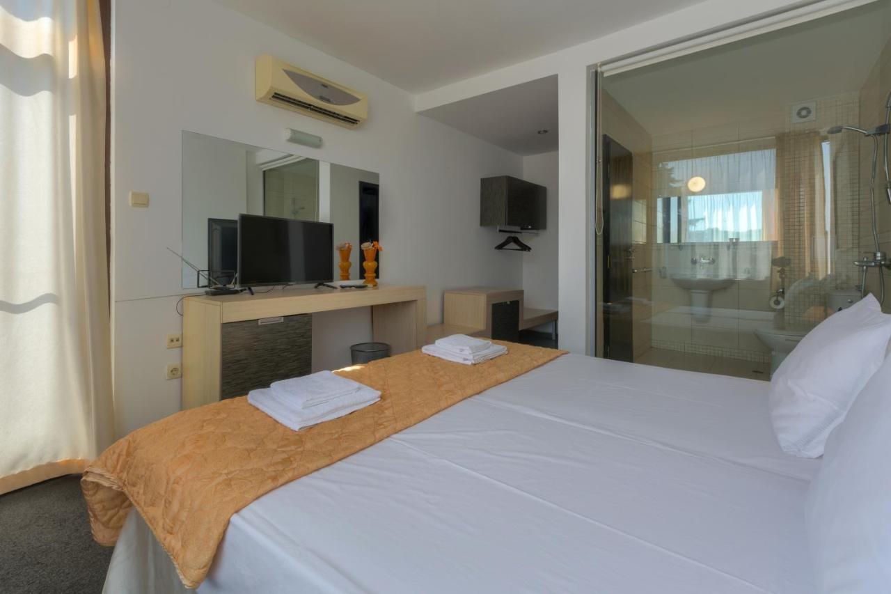 Hotel Odyssey Sozopol Exteriör bild